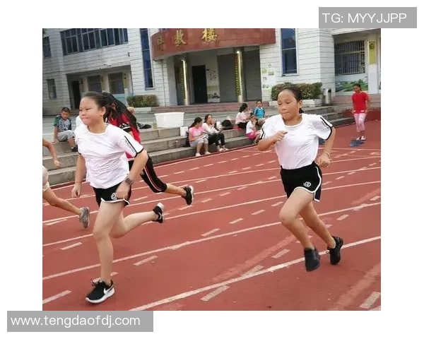 周丽专访：从绿茵场到人生舞台的足球旅程回顾与展望