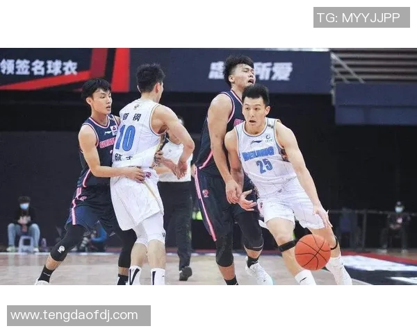 重庆篮球队阵地战深度解析与战术创新探讨 重庆篮球队阵地战深度解析与战术创新探讨