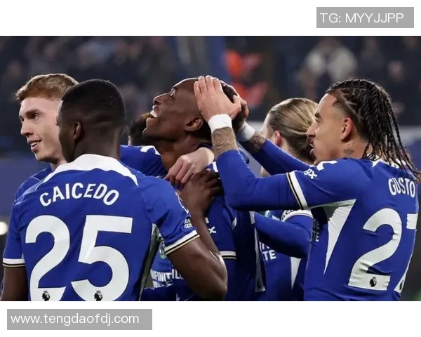 切尔西更衣室风波升级斯特林与恩佐训练场激烈冲突引发关注 切尔西更衣室风波升级斯特林与恩佐训练场激烈冲突引发关注