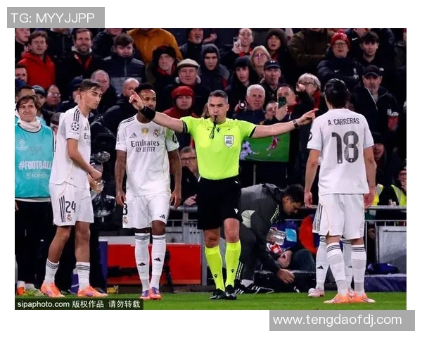 库尔图瓦：守护球门的铁血战士与足球界的传奇之路