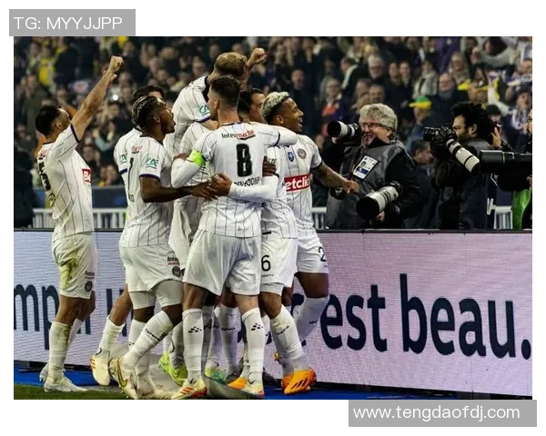 布雷斯与图卢兹的精彩对决揭示法甲新赛季的激烈竞争与球队实力较量