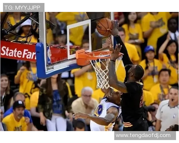 热火逆转骑士27分惊天大逆袭展现球队顽强斗志与不屈精神