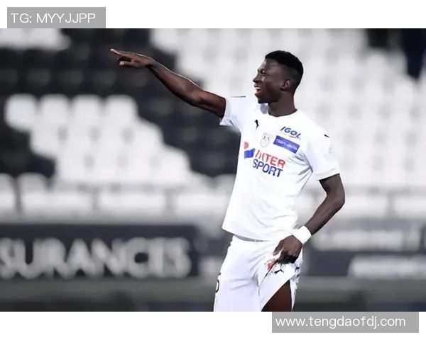 瓦朗谢与亚眠的激烈对决解析及比赛前瞻展望