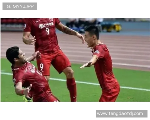 帕丘卡与墨美洲的激烈对决揭示了球队实力的较量与未来的希望