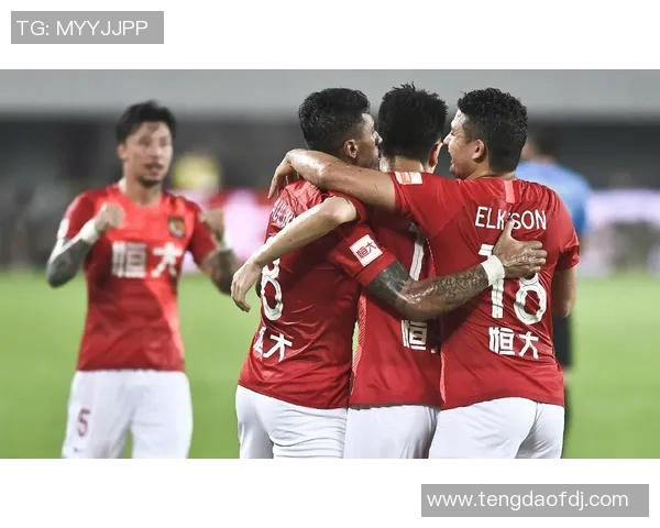 广州恒大迎战东方球队全力争胜展现强大实力 广州恒大迎战东方球队全力争胜展现强大实力