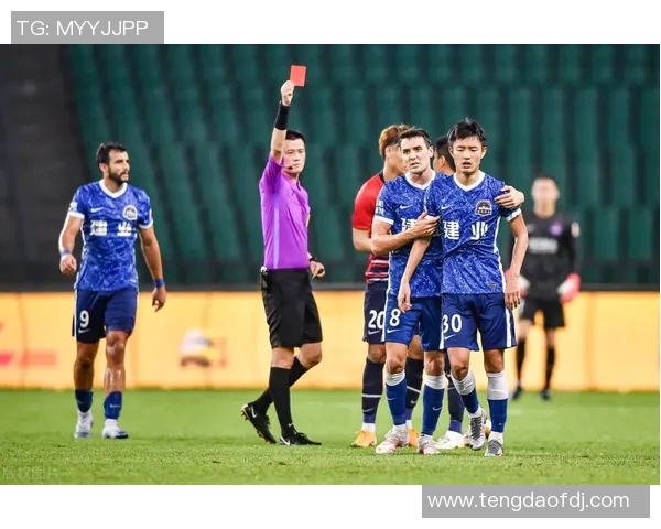 重庆与申花激战正酣现场直播全程回顾与精彩瞬间分析